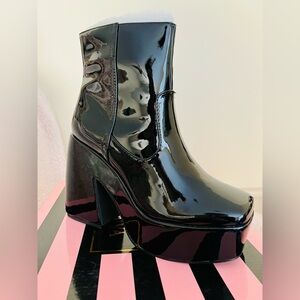 NIB Dolls Kill Lady GoDiva The Final Matrix Platform Ankle Boots Cortex in Black